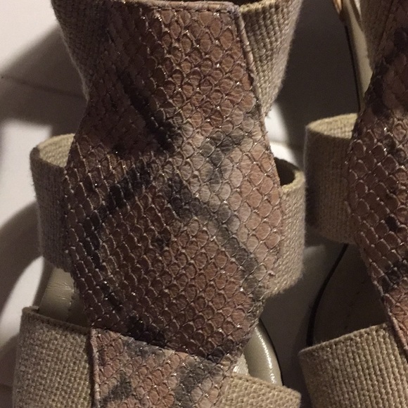 ⬇️AMALFI SANDALS⬇️ - Picture 8 of 8